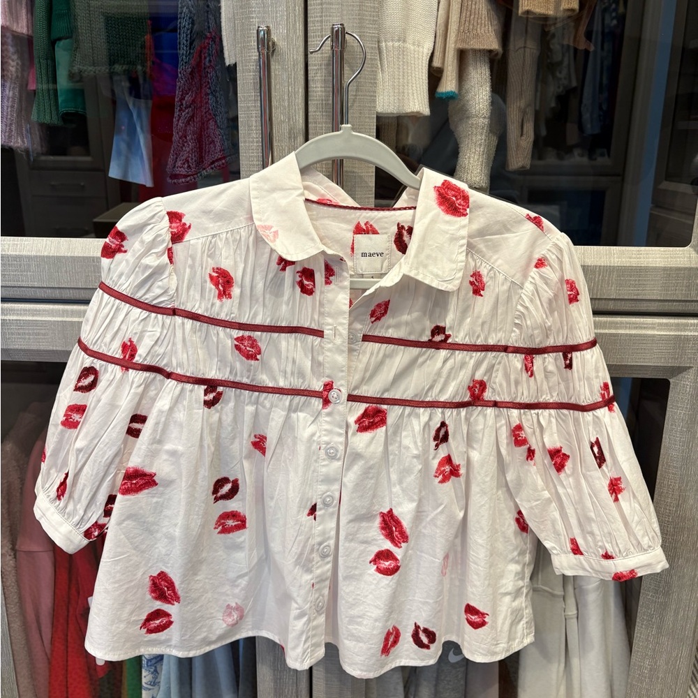 Maeve White and Red Kiss Print Button Down Shirt